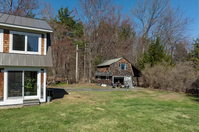 $800,000 | 107-109 Baker Road, Springfield, VT 05156