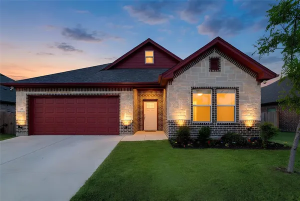 $320,000 | 405 Titus Avenue, Springtown, TX 76082
