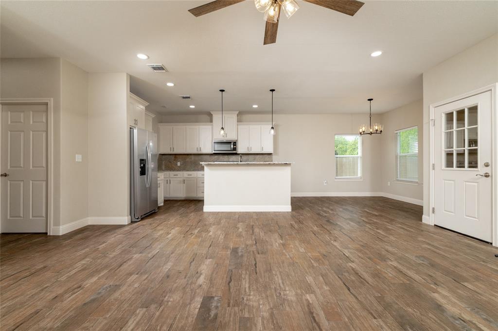 405 Titus Avenue Springtown, TX 76082 - Photo 11 of 40 virtually staged