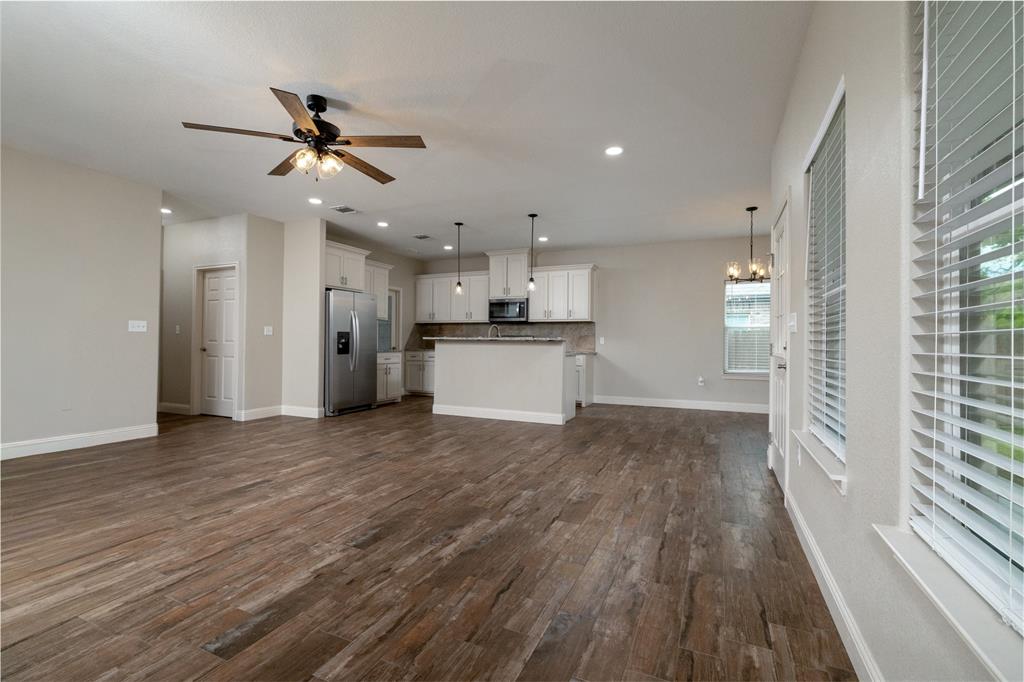 405 Titus Avenue Springtown, TX 76082 - Photo 23 of 40