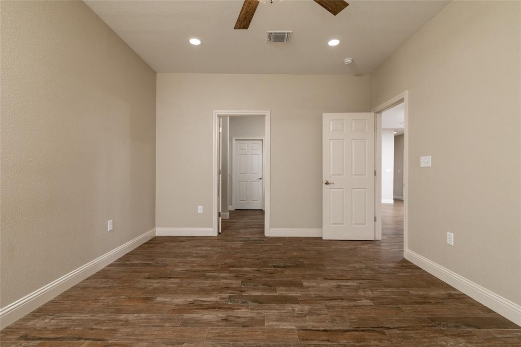 405 Titus Avenue Springtown, TX 76082 - Photo 28 of 40