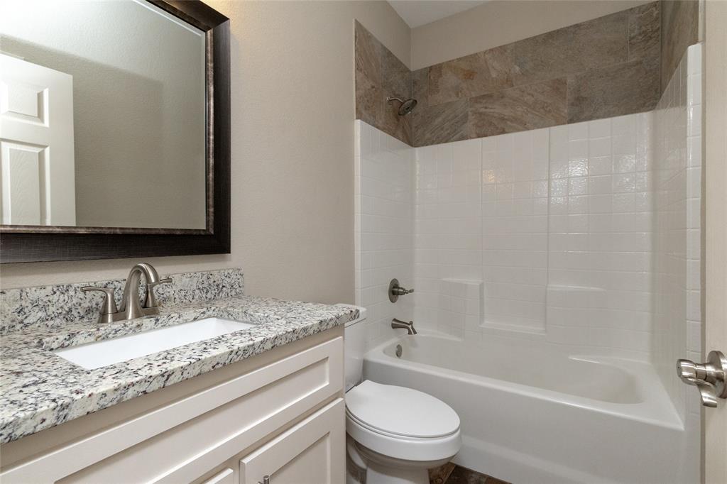 405 Titus Avenue Springtown, TX 76082 - Photo 8 of 40