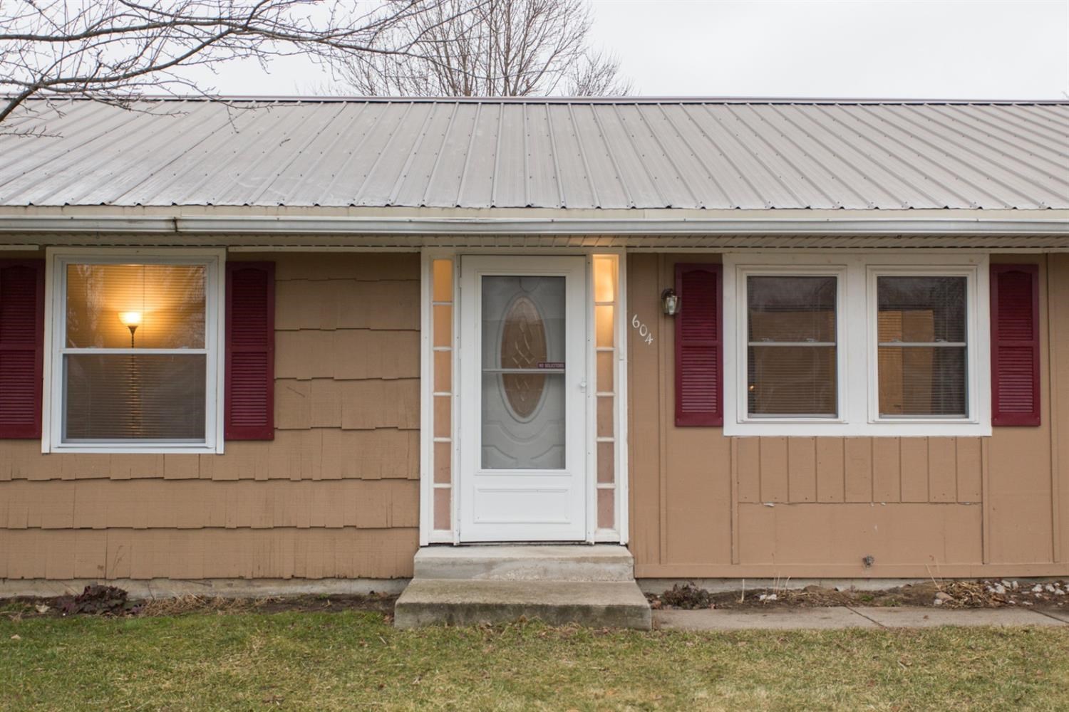 604 Exeter Road Kingsford Heights, IN 46346 - Photo 3 of 17 1500x1000