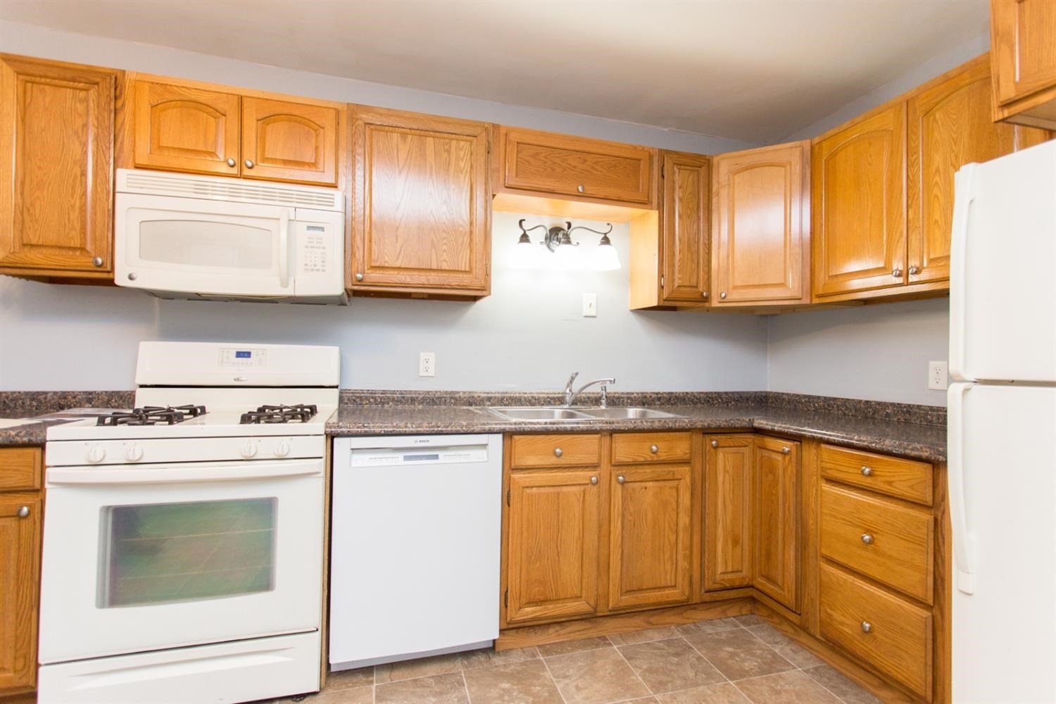 604 Exeter Road Kingsford Heights, IN 46346 - Photo 4 of 17 1500x1000
