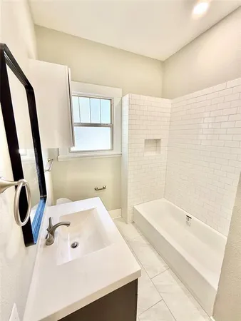 $1,995 | 1201 East Lamar Street, Sherman, TX 75090