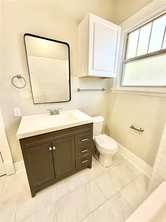 $1,995 | 1201 East Lamar Street, Sherman, TX 75090