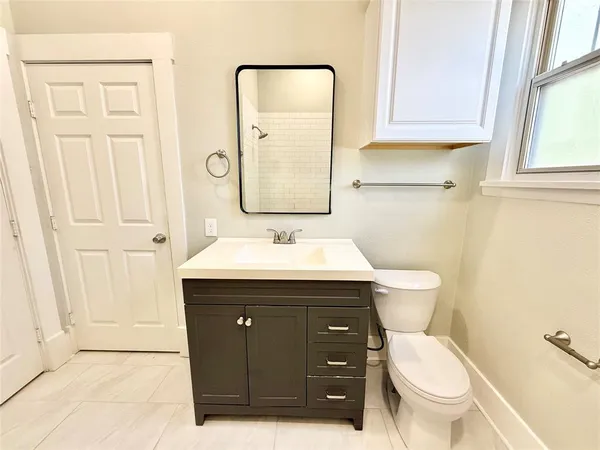 $1,995 | 1201 East Lamar Street, Sherman, TX 75090