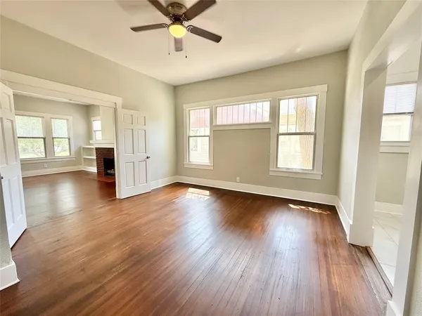 $1,995 | 1201 East Lamar Street, Sherman, TX 75090