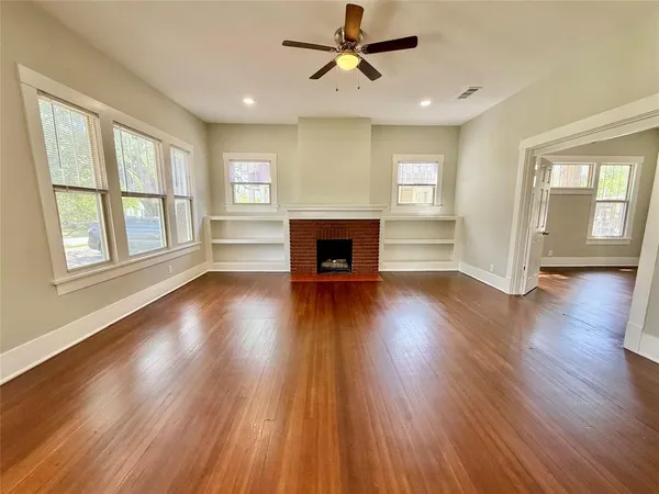 $1,995 | 1201 East Lamar Street, Sherman, TX 75090