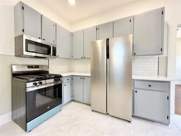 $1,995 | 1201 East Lamar Street, Sherman, TX 75090