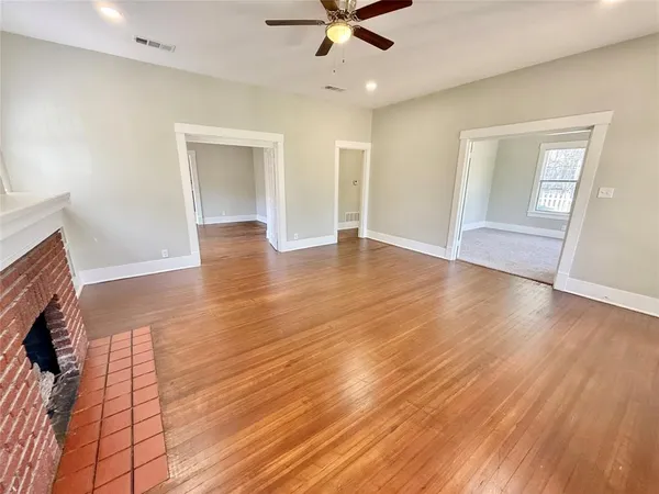 $1,995 | 1201 East Lamar Street, Sherman, TX 75090