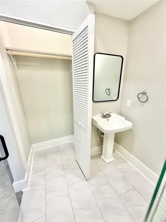 $1,995 | 1201 East Lamar Street, Sherman, TX 75090