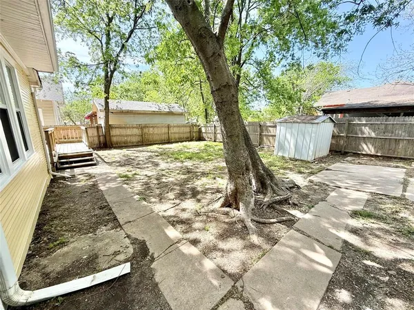 $1,995 | 1201 East Lamar Street, Sherman, TX 75090