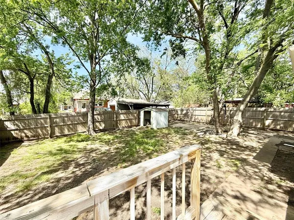 $1,995 | 1201 East Lamar Street, Sherman, TX 75090