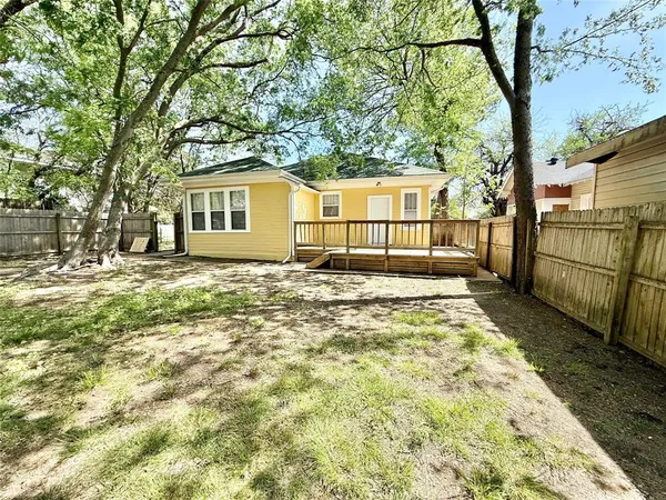 $1,995 | 1201 East Lamar Street, Sherman, TX 75090