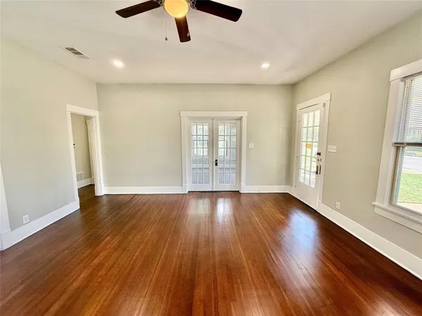 $1,995 | 1201 East Lamar Street, Sherman, TX 75090