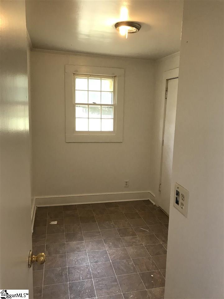 258 Reeves Street Greenville, SC 29605 - Photo 10 of 15 Gallery Image 10