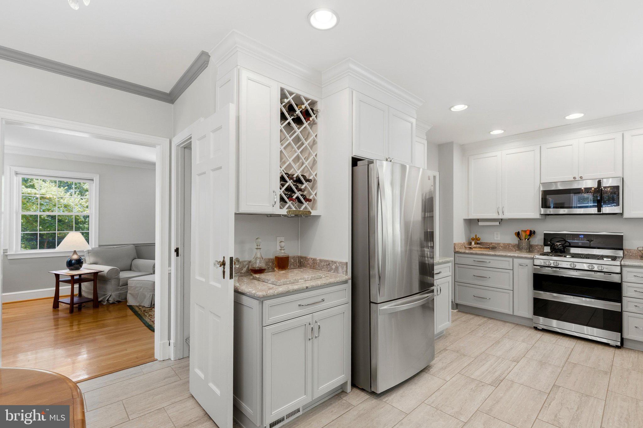 2617 South Arlington Ridge Road Arlington, VA 22202 - Photo 29 of 90 Gallery Image 29