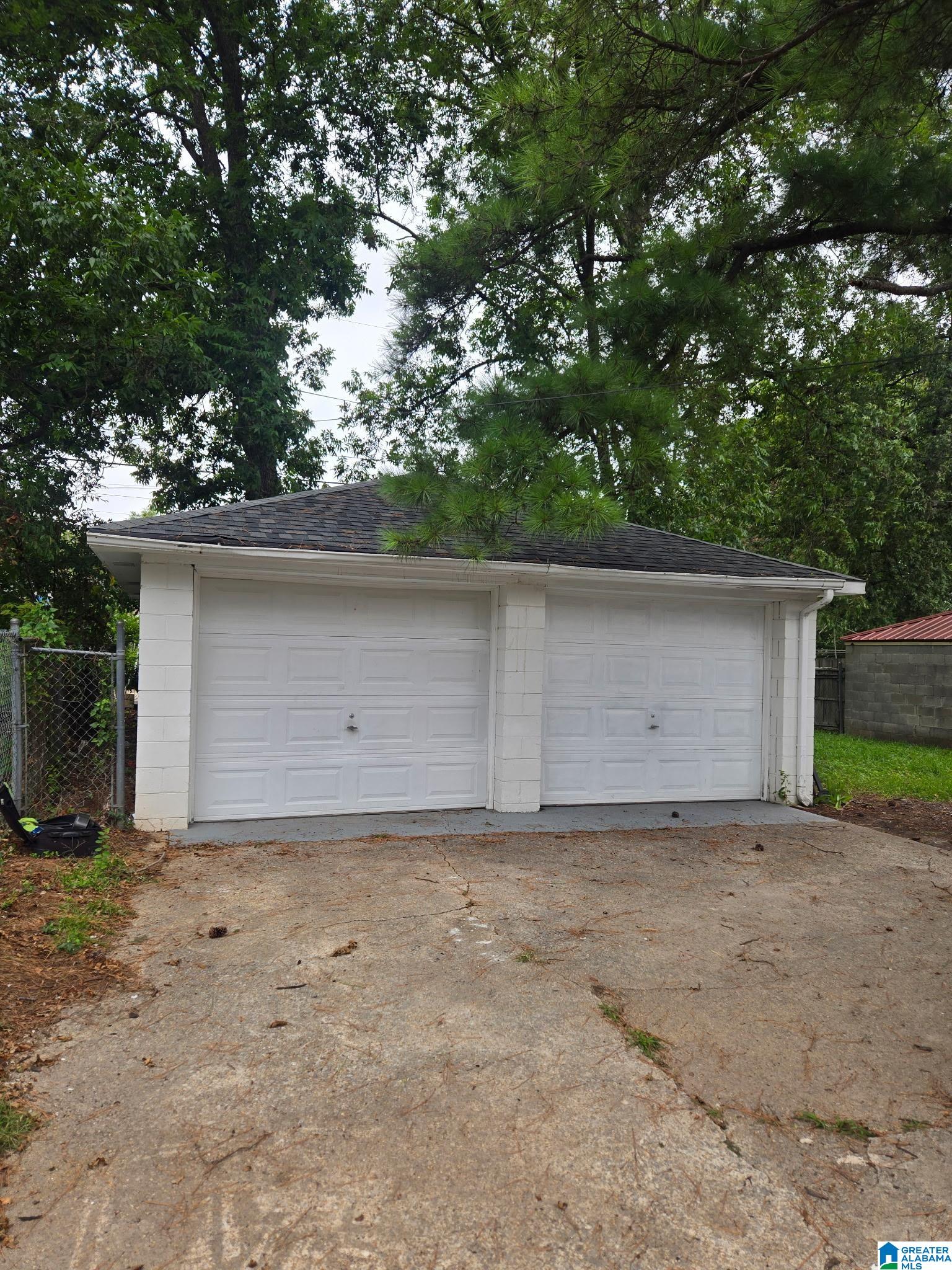 728 Center Place Southwest Birmingham, AL 35211 - Photo 12 of 14