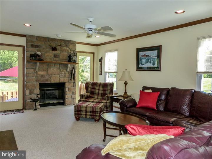 1607 Covington Road, Unit 4 Yardley, PA 19067 - Photo 4 of 25 Living Room