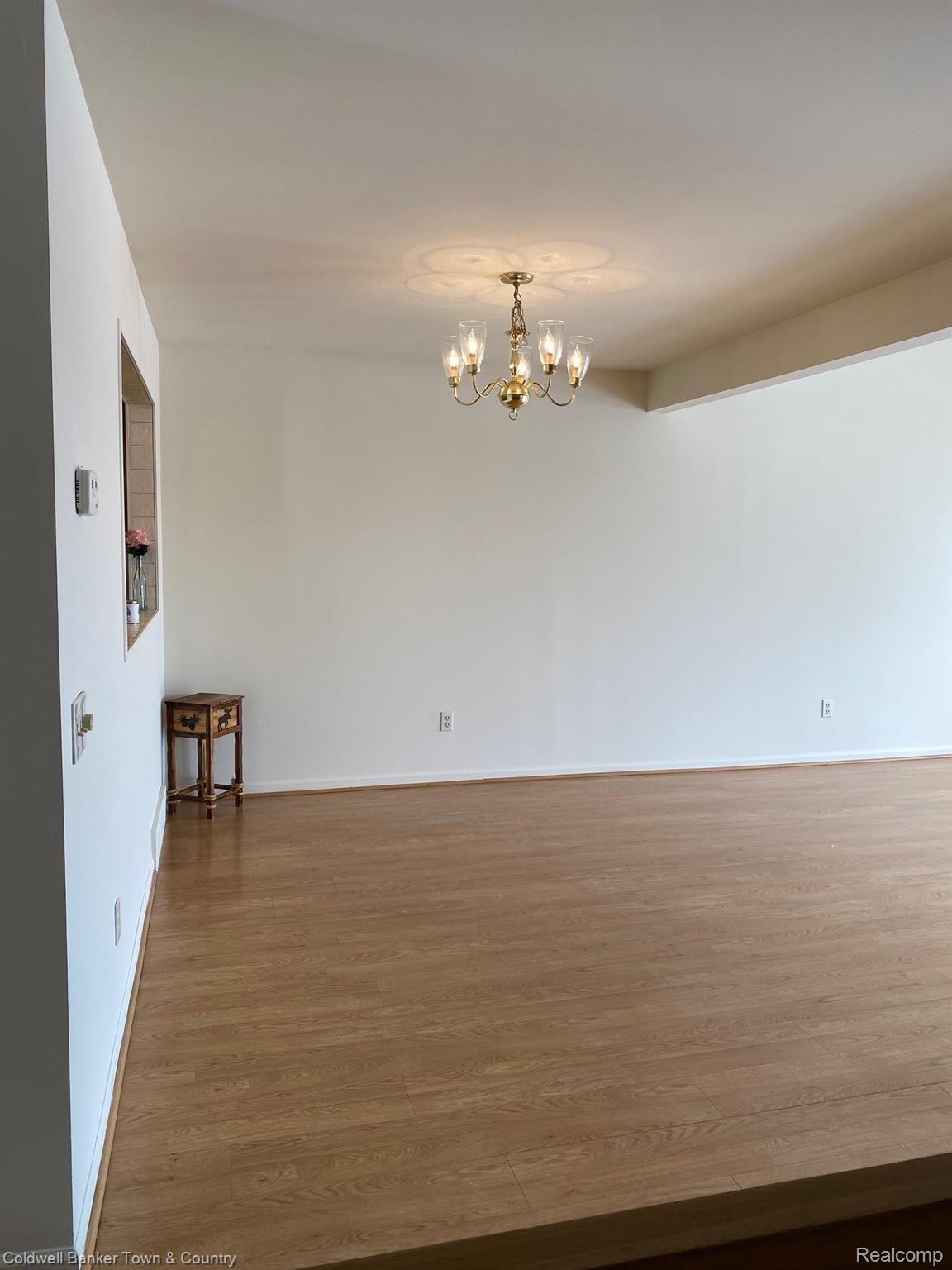 674 Summit Ridge Drive, Unit 17 Milford, MI 48381 - Photo 51 of 51 Dining area-open floorplan