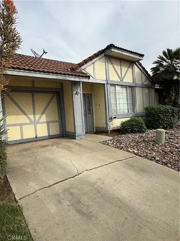 a view of a house with a outdoor space
