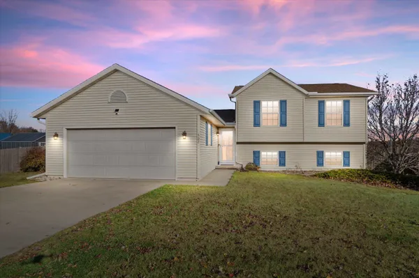 $450,000 | 502 Lorraine Drive, Edgerton, WI 53534