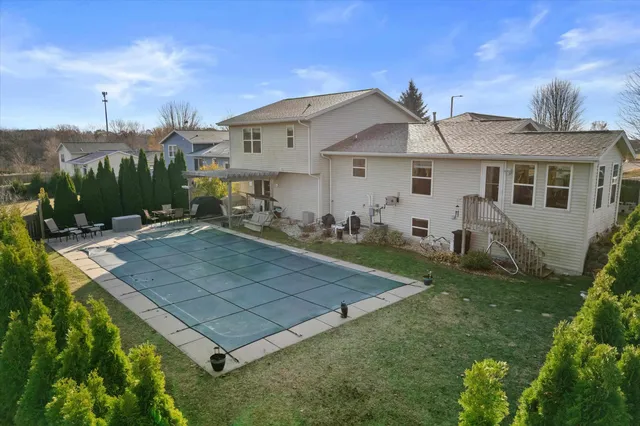 $460,000 | 502 Lorraine Drive, Edgerton, WI 53534