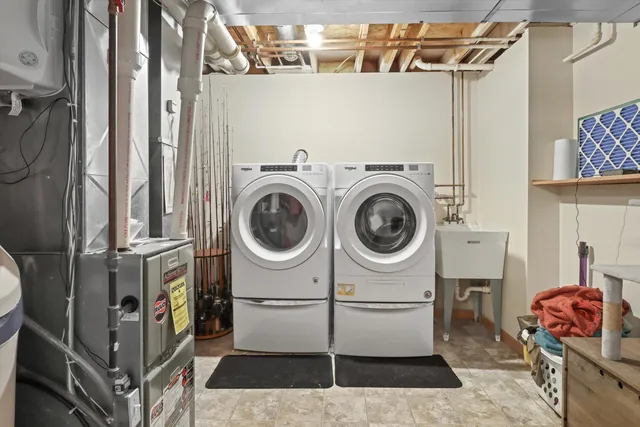 $460,000 | 502 Lorraine Drive, Edgerton, WI 53534