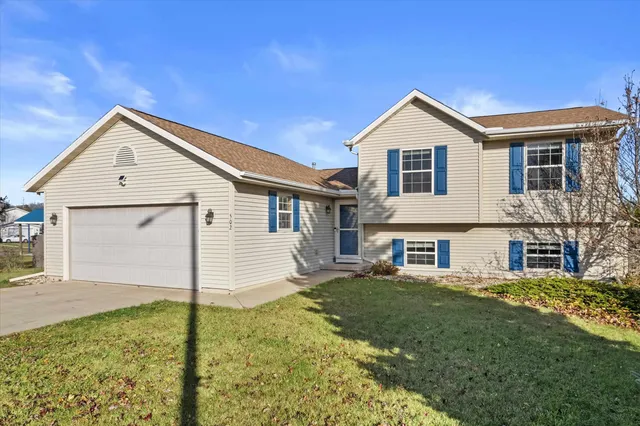$460,000 | 502 Lorraine Drive, Edgerton, WI 53534
