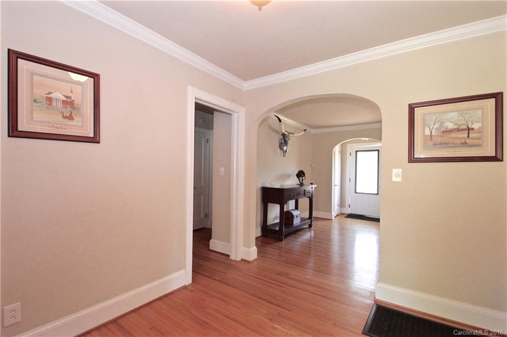 1326 Brook Road Charlotte, NC 28205 - Photo 5 of 9 Gallery Image 5