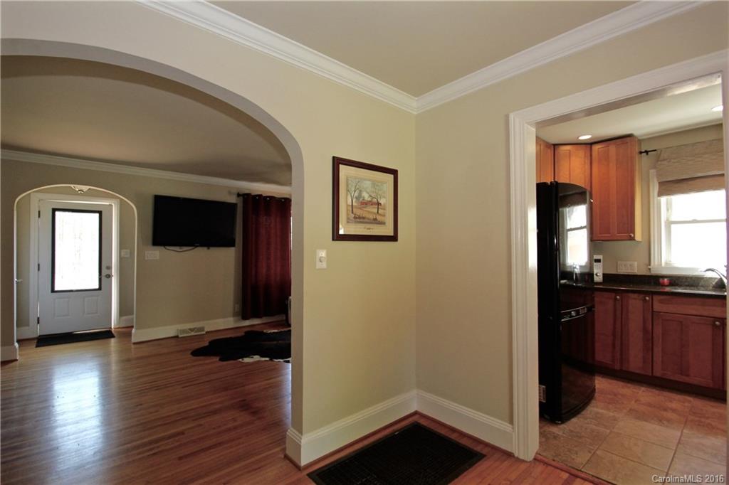 1326 Brook Road Charlotte, NC 28205 - Photo 6 of 9 Gallery Image 6