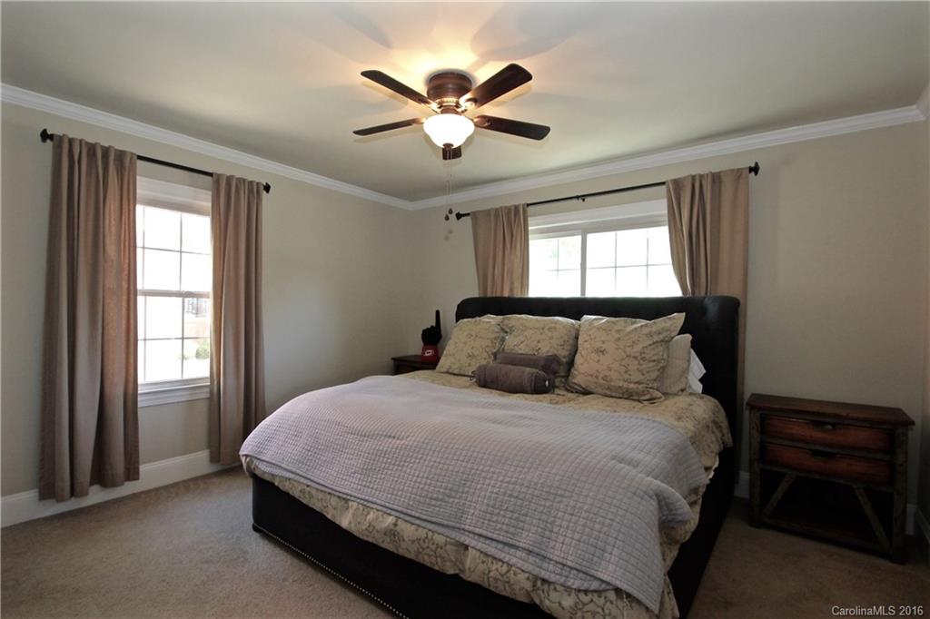 1326 Brook Road Charlotte, NC 28205 - Photo 9 of 9 Gallery Image 9