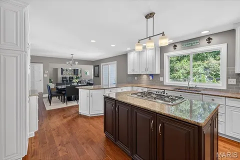 $1,300,000 | 1040 Wellington Terrace, Town and Country, MO 63017