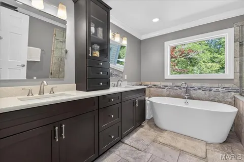 $1,300,000 | 1040 Wellington Terrace, Town and Country, MO 63017