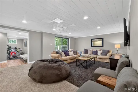 $1,300,000 | 1040 Wellington Terrace, Town and Country, MO 63017