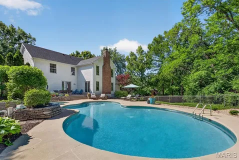 $1,300,000 | 1040 Wellington Terrace, Town and Country, MO 63017