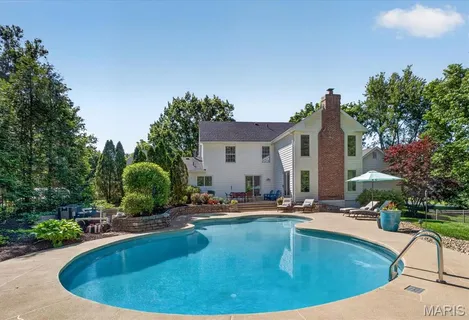 $1,300,000 | 1040 Wellington Terrace, Town and Country, MO 63017