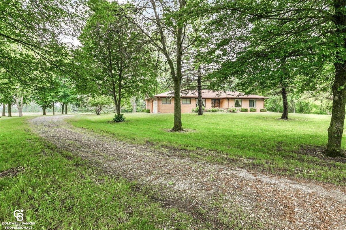 2218 Kronner Road Columbus, MI 48063 - Photo 3 of 38