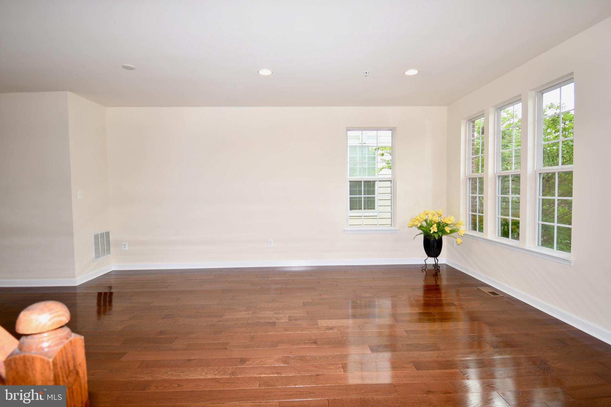 11665 Leesborough Circle Silver Spring, MD 20902 - Photo 7 of 82