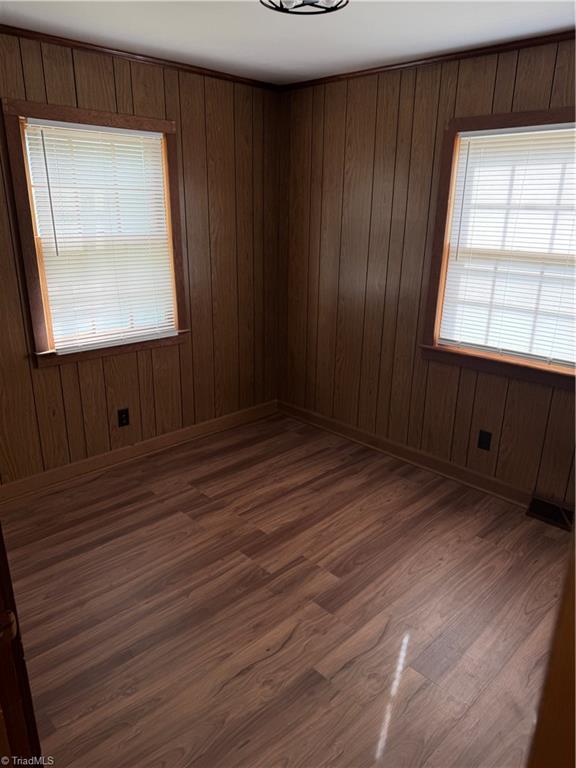 5121 Center Road Jonesville, NC 28642 - Photo 9 of 16