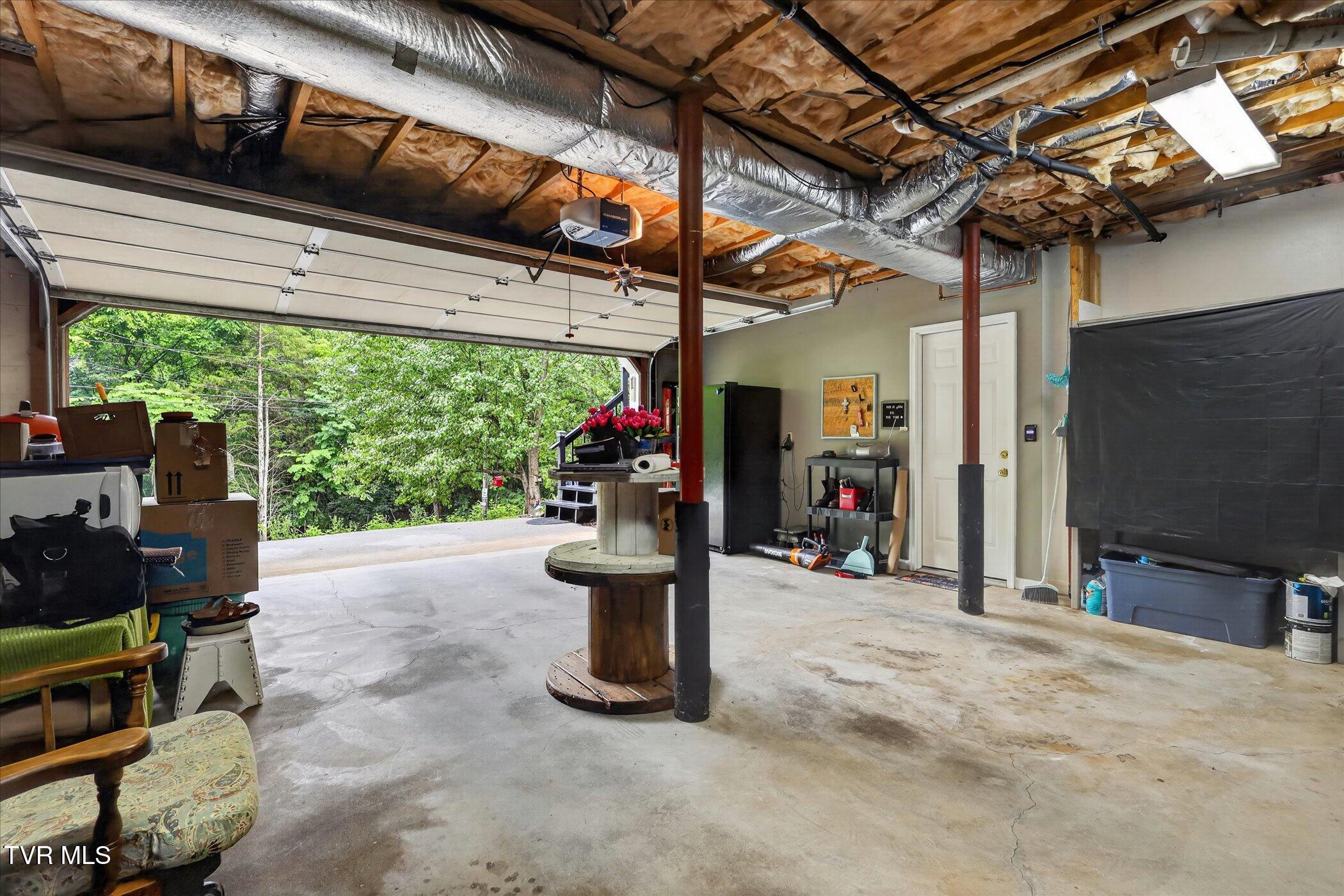 4020 Cooks Inlet Road Kingsport, TN 37664 - Photo 25 of 28 33-4020-Cooks-Inlet-Road-WindowStill