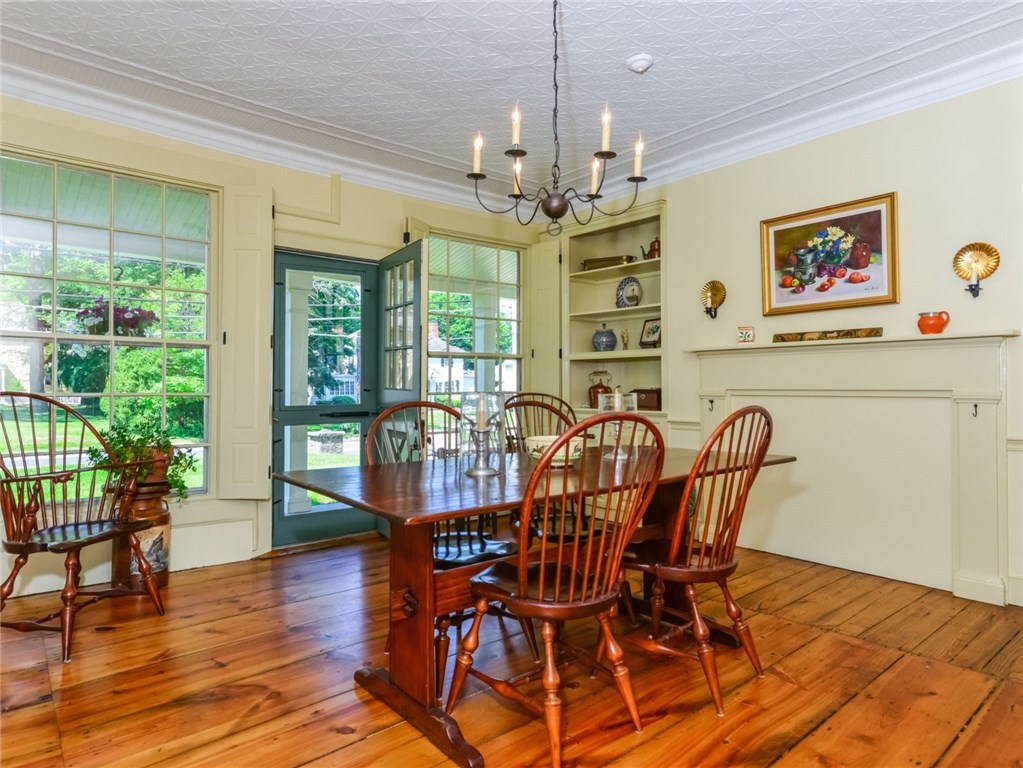 137 Great Road North Smithfield, RI 02896 - Photo 12 of 39