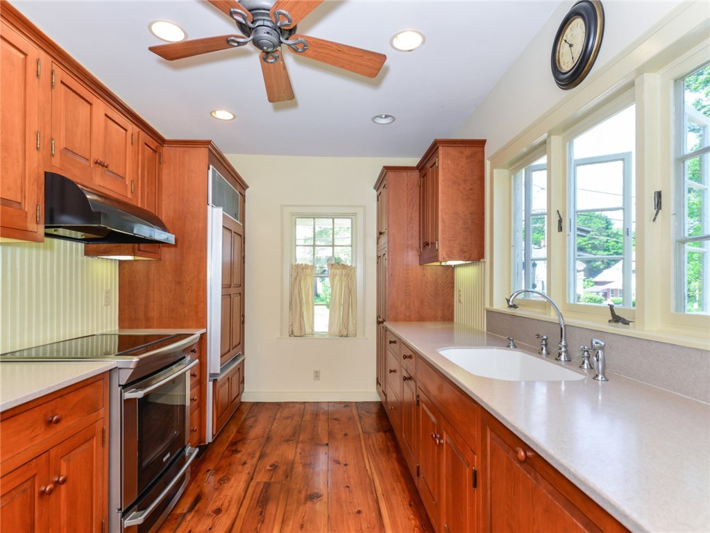 137 Great Road North Smithfield, RI 02896 - Photo 15 of 39