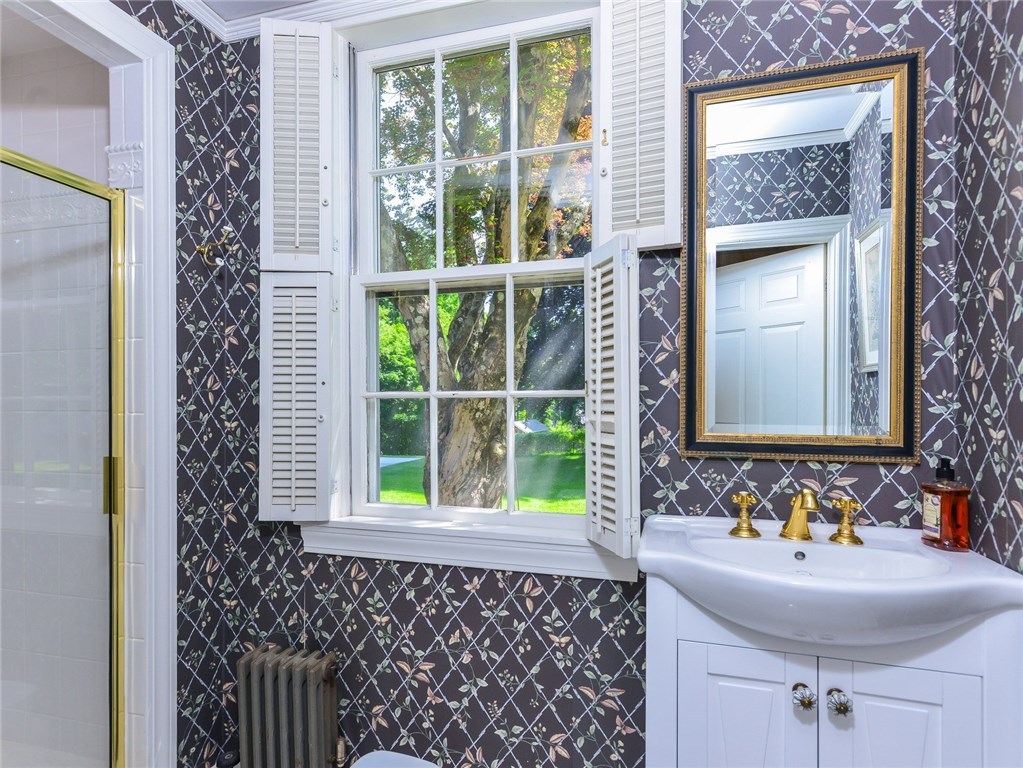 137 Great Road North Smithfield, RI 02896 - Photo 17 of 39
