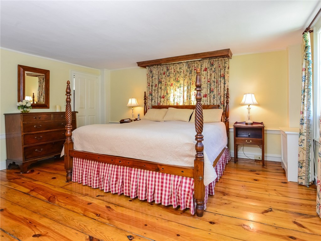 137 Great Road North Smithfield, RI 02896 - Photo 22 of 39