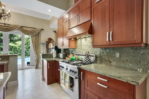 $3,150,000 | 2409 Northeast 12th Street, Fort Lauderdale, FL 33304