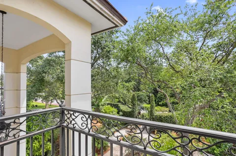 $3,150,000 | 2409 Northeast 12th Street, Fort Lauderdale, FL 33304