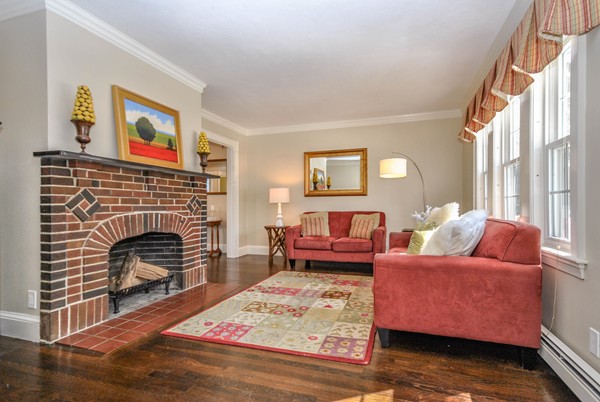 32 Mills Road Needham, MA 02494 - Photo 3 of 13