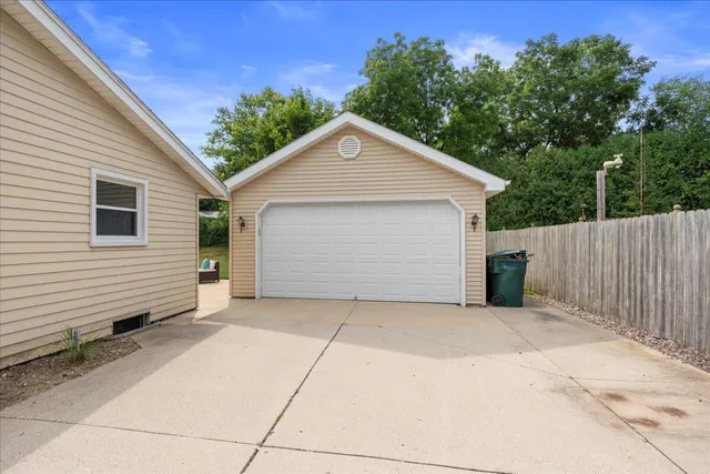 $327,500 | 117 South Judge Drive, Saukville, WI 53080